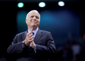 Thượng nghị sỹ Mỹ John McCain qua đời ở tuổi 81 vì ung thư