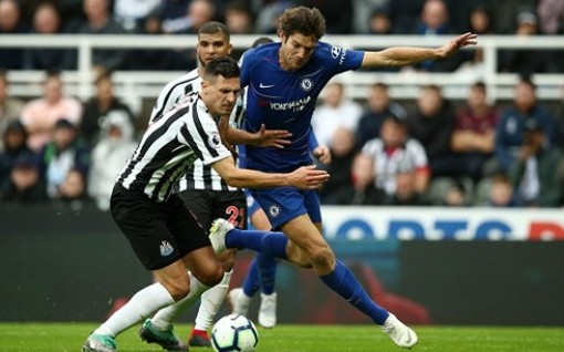 Chelsea thắng nghẹt thở Newcastle để giành ngôi nhì bảng