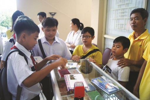 Những người mê tem