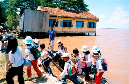 ĐBSCL tổ chức đưa rước học sinh vì sợ lũ lớn