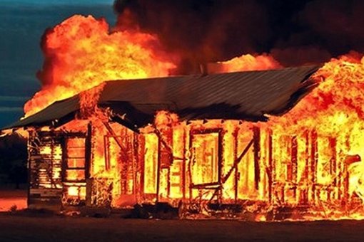 Sóc Trăng: Cháy nhà bé gái 2 tuổi bị bỏng 90%