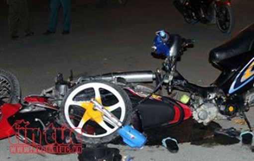 Cà Mau: Va chạm xe máy trong đêm, 5 thanh thiếu niên thương vong