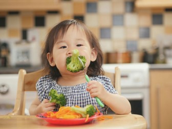 Khắc phục tật biếng ăn ở trẻ như thế nào