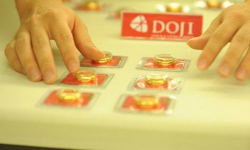 Giá vàng hôm nay 2-9: Giảm trước áp lực của USD