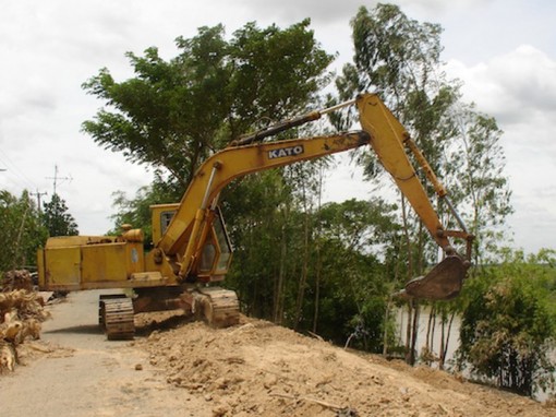 Nước lũ về mạnh, nhiều nơi tại ĐBSCL sạt lở nặng