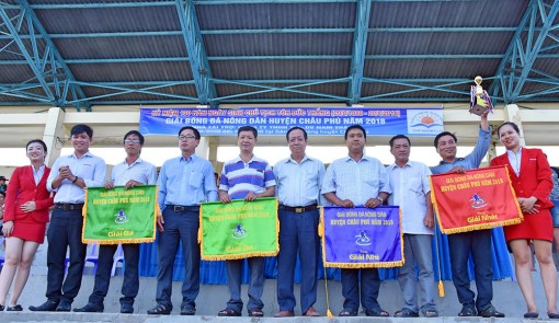 Đội bóng thị trấn Cái Dầu đoạt chức vô địch Giải bóng đá nông dân huyện Châu Phú năm 2018
