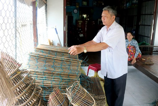 Nghề đan lọp vào mùa