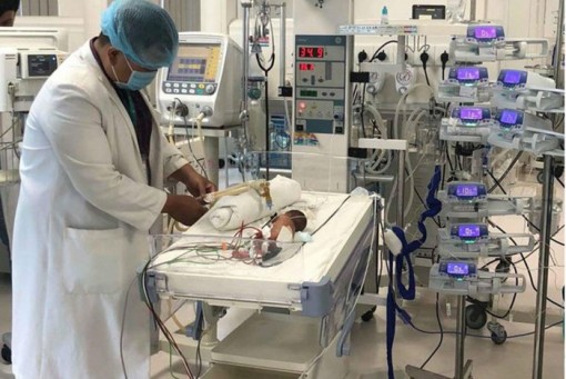 Sức sống mãnh liệt của bé sinh non chỉ nặng nửa cân