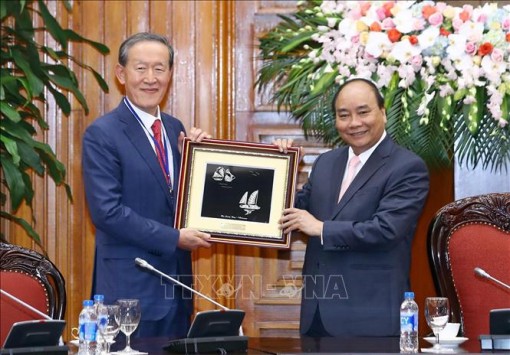 Thủ tướng Nguyễn Xuân Phúc tiếp Chủ tịch Liên đoàn Công nghiệp Hàn Quốc