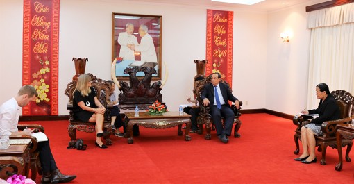Tổng lãnh sự quán Úc đến thăm, làm việc tại An Giang