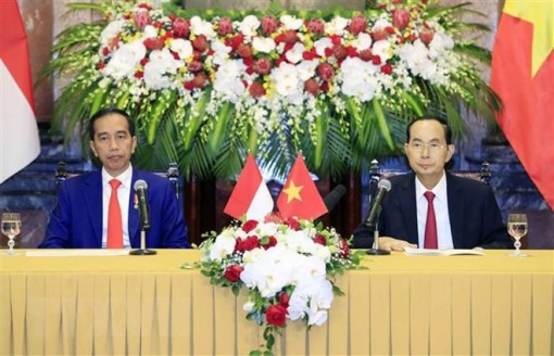Chủ tịch nước và Phu nhân chủ trì lễ đón Tổng thống Indonesia