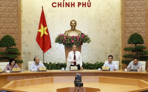 Yêu cầu phải xin lỗi khi chậm giải quyết thủ tục hành chính