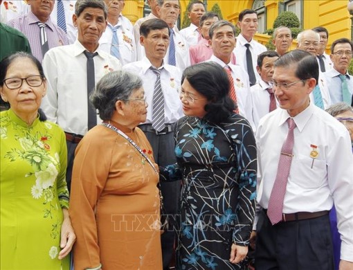 Phó Chủ tịch nước Đặng Thị Ngọc Thịnh tiếp Đoàn đại biểu người có công tỉnh Trà Vinh