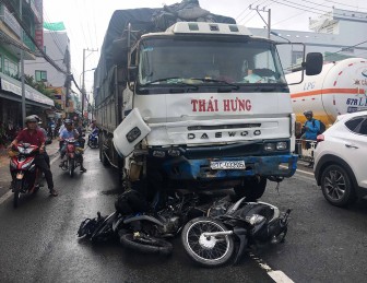 Tai nạn giao thông liên hoàn, nhiều người bị thương nặng