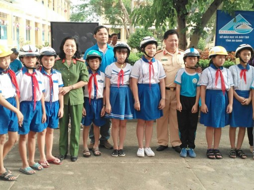 Đảm bảo an toàn giao thông cho học sinh