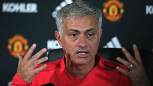 Mourinho kêu gọi cầu thủ Man Utd noi gương Roger Federer