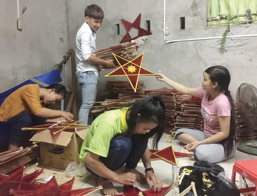 Người trẻ và những nghĩa cử ấm lòng mùa Trung thu