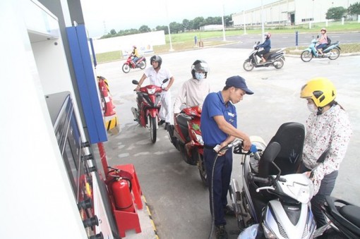 Giá xăng dầu lại đồng loạt tăng từ 15 giờ hôm nay