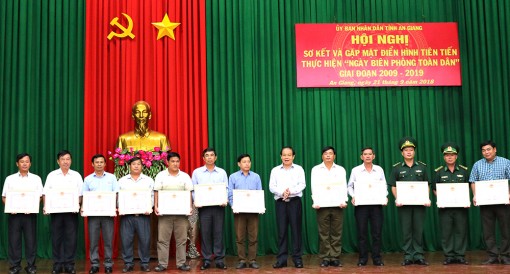 Sơ kết 10 năm thực hiện “Ngày Biên phòng toàn dân”