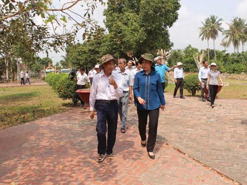 Làm gì để phát triển cù lao Giêng?