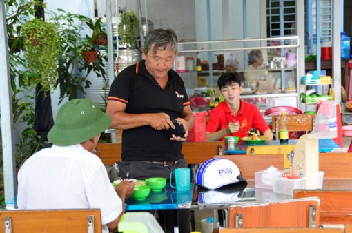 Ấm lòng với bữa cơm 1.000 đồng