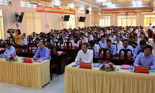 Châu Đốc, Thoại Sơn: Kiểm điểm giữa nhiệm kỳ thực hiện Nghị quyết Đại hội Đảng bộ nhiệm kỳ 2015-2020