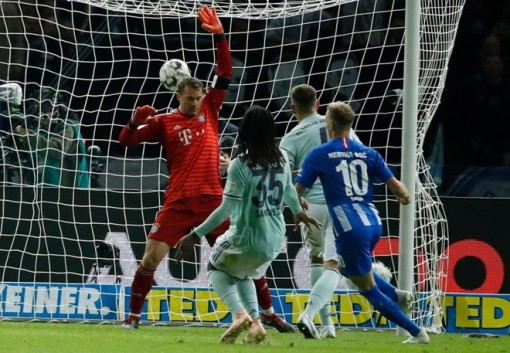 Bayern Munich thua sốc Hertha Berlin, sắp mất ngôi đầu Bundesliga