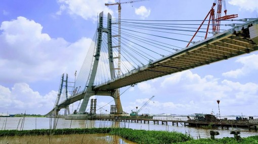 Đã có phương án khắc phục nứt dầm ngang cầu Vàm Cống