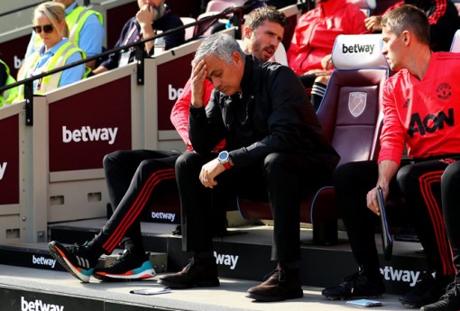 M.U đại bại, HLV Mourinho chờ ngày chia tay