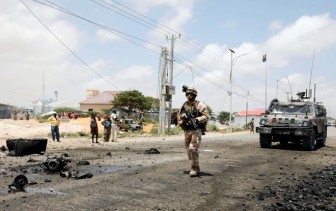 Đoàn xe hộ tống bọc thép của EU bị trúng bom tại Somalia