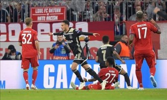 Bị Ajax cầm hòa, Bayern tiếp tục chuỗi ngày thất vọng