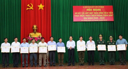 Xây dựng thế trận biên phòng toàn dân vững chắc
