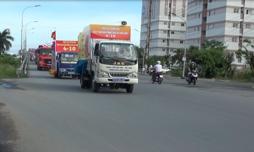 Diễu hành, cổ động hưởng ứng ngày “Toàn dân phòng cháy chữa cháy”