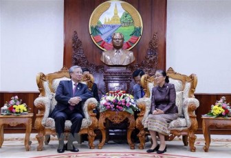Thường trực Ban Bí thư hội kiến với Chủ tịch Quốc hội Lào