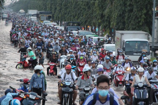 Người Cần Thơ khốn đốn vì đi đâu cũng gặp "bà thủy"