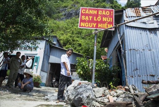 Kiên Giang: Đá rơi đe dọa cuộc sống người dân dưới chân núi Ba Hòn