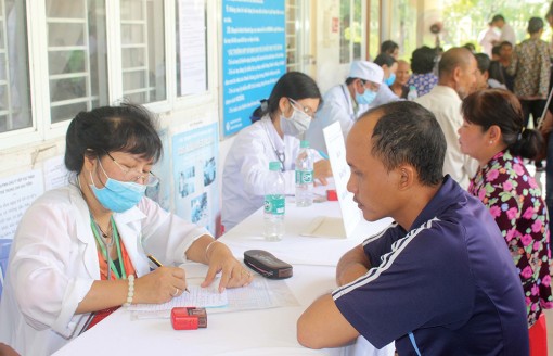 Doanh nhân hướng về cộng đồng