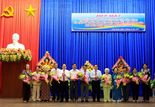 Họp mặt truyền thống công tác Dân vận và các tổ chức đoàn thể