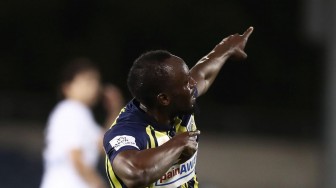 ‘Tia chớp’ Usain Bolt ghi bàn đẳng cấp trong lần đầu tiên khoác áo Central Coast Mariners