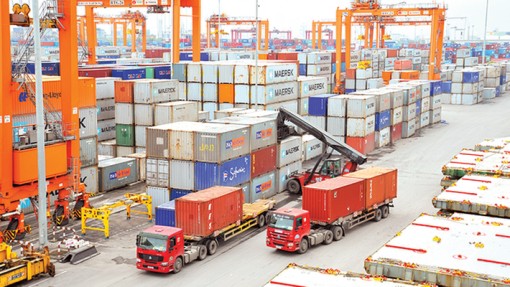 Thương mại tăng tốc, xuất siêu của Việt Nam vượt 6 tỷ USD