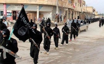 IS bắt cóc 700 con tin làm lá chắn sống
