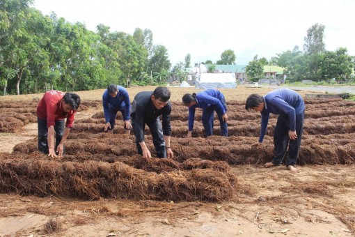 Giảm nghèo nhờ sản xuất trong lũ