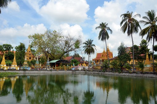 Độc đáo chùa Xà Tón