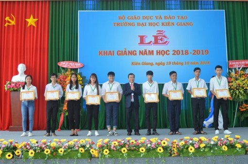 Đại học Kiên Giang đón hơn 1.000 tân sinh viên
