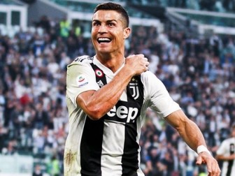 Ronaldo ghi bàn, Juventus vẫn hòa cay đắng trước Genoa