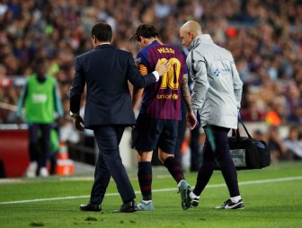 Messi bị gãy tay, nghỉ thi đấu 3 tuần