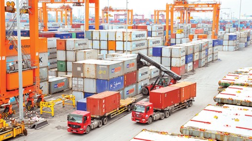 Kim ngạch xuất nhập khẩu đã vượt 372 tỷ USD