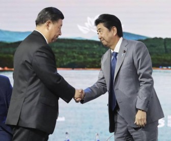 Thủ tướng Abe thăm Trung Quốc: Thúc đẩy hợp tác kinh tế, cải thiện quan hệ chính trị