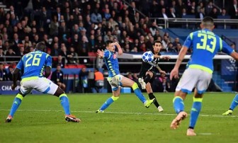 Siêu phẩm của Di Maria cứu PSG thoát thua Napoli