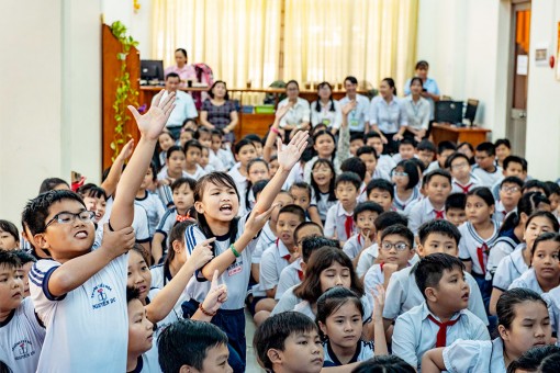 Thư viện tỉnh: Hoạt động ngoại khóa chủ đề “Gửi lời yêu thương”